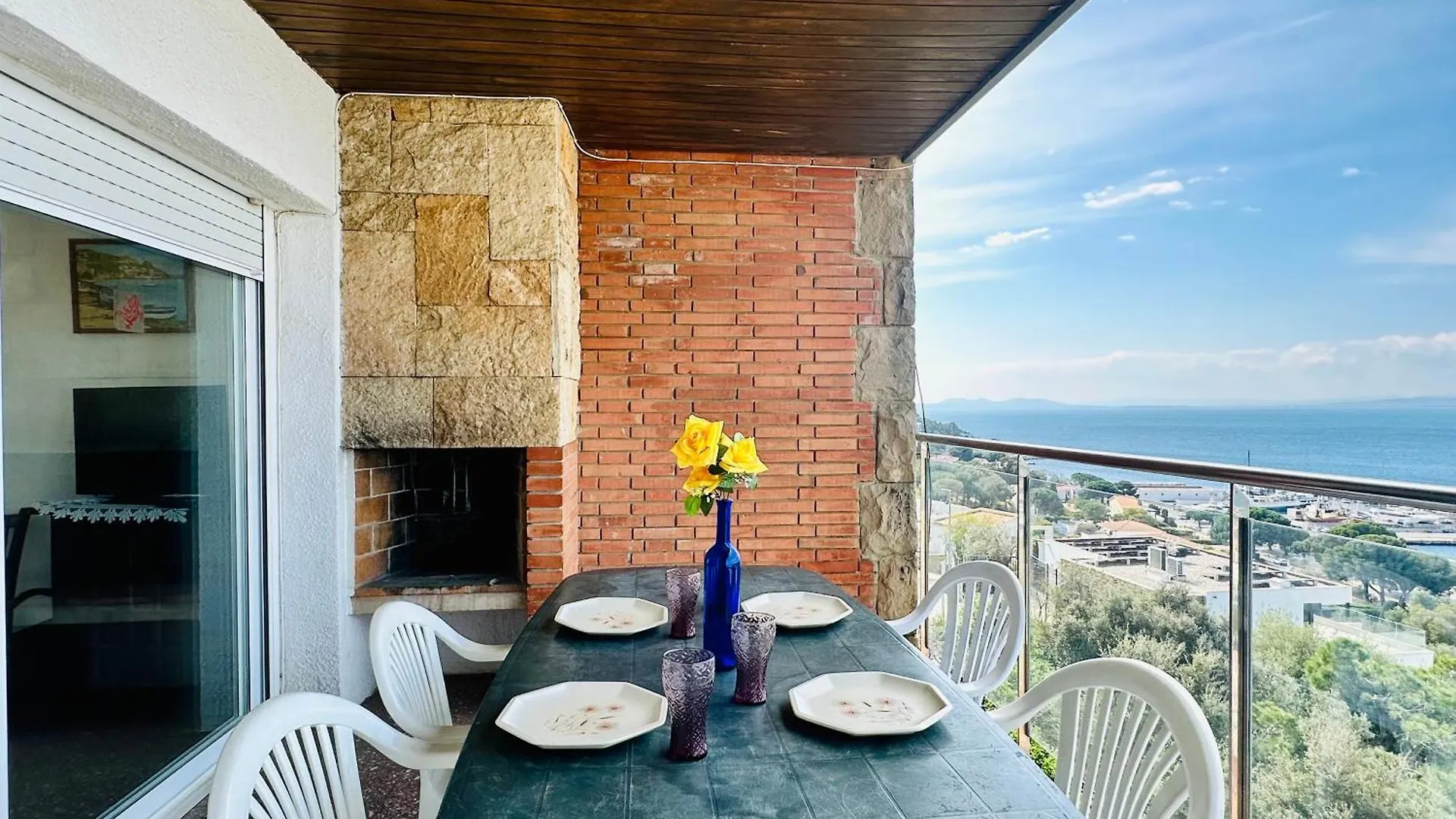 Global Immo 3017 Monaco Apartman Roses Spanyolország